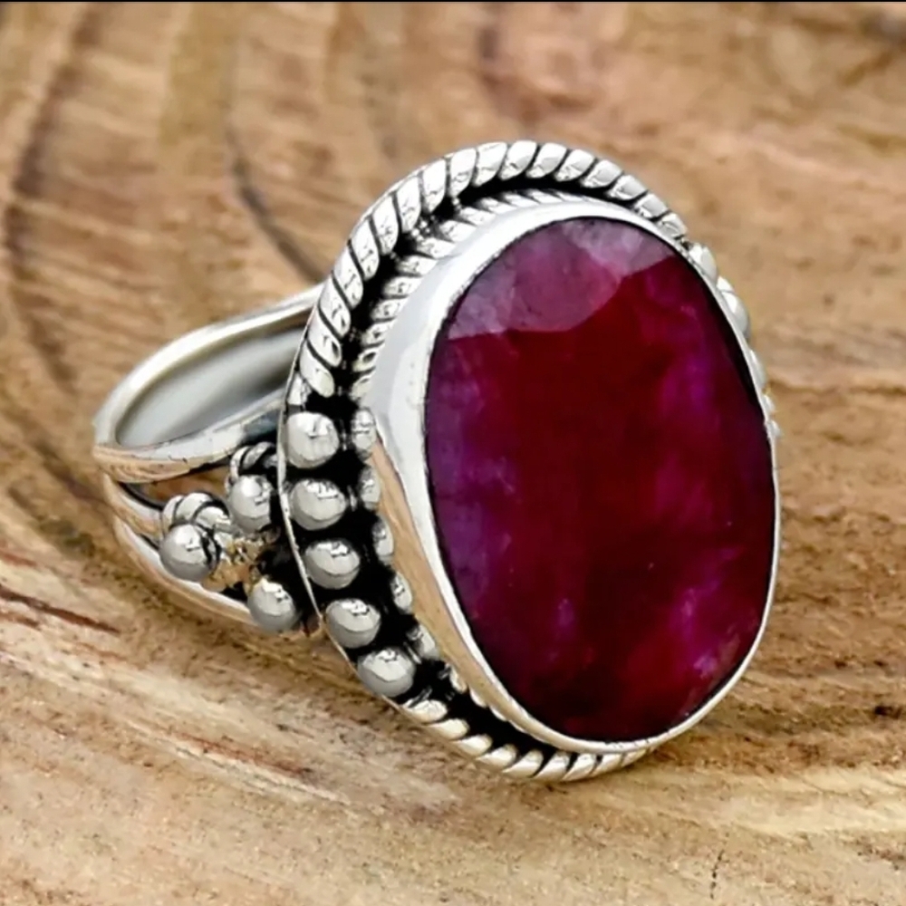 Elegant Silver and Red Gemstone Ring